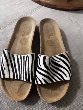 Yokono Rabbit Hair Zebra Print Slide Sandals